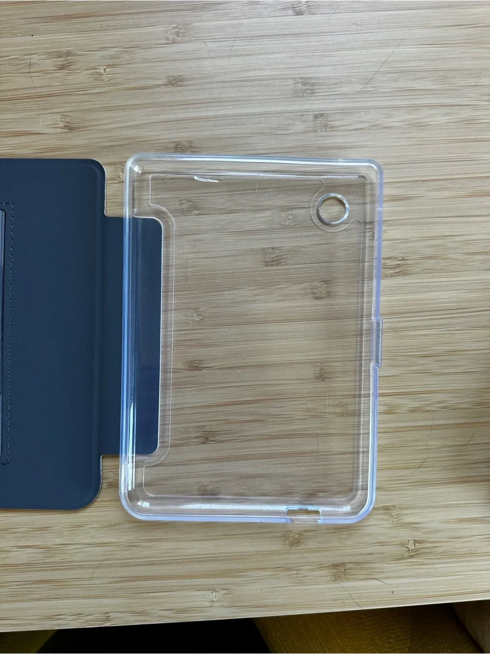 Kobo Clara (2024) sleep case clear back with hand strap